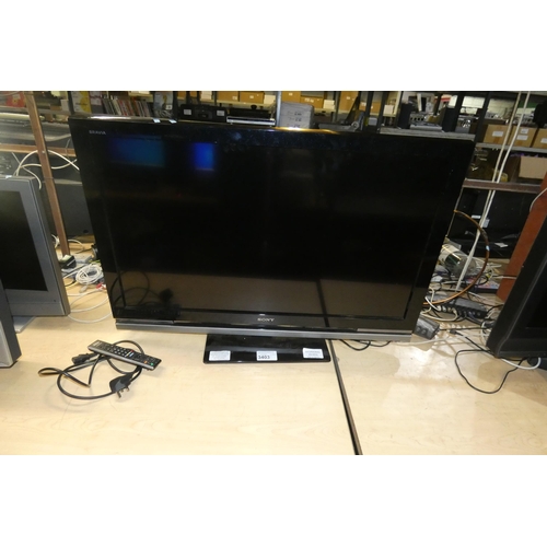 3403 - A 40 inch HDTV by Sony type KDL-40W4000 comes with stand and remote control - trade Tested working