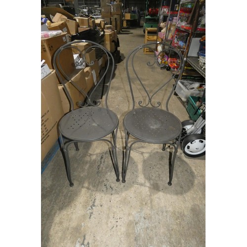 3041 - 1 garden bistro type table diameter approx 75cm and 2 metal stacking garden chairs