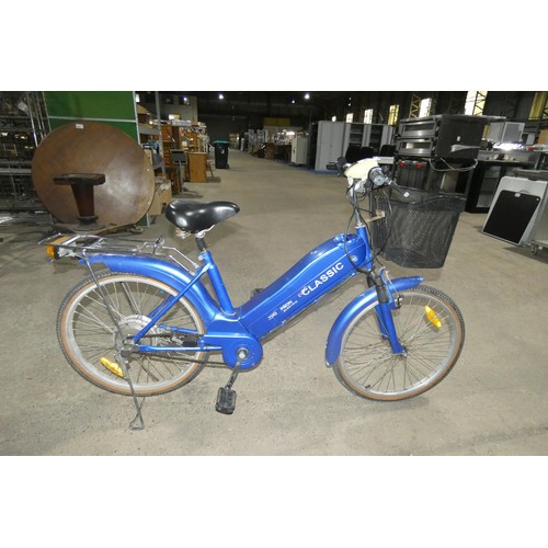 3081 - 1 electric bike by Thompson type Euro Classic, 36v and supplied with a charger, battery will not cha... 