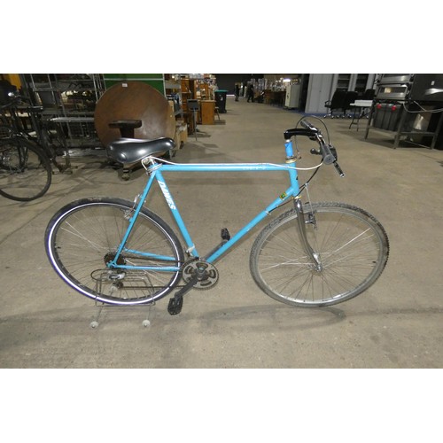 3083 - 1 vintage road bike by Dawes type Horizon with 700c wheels