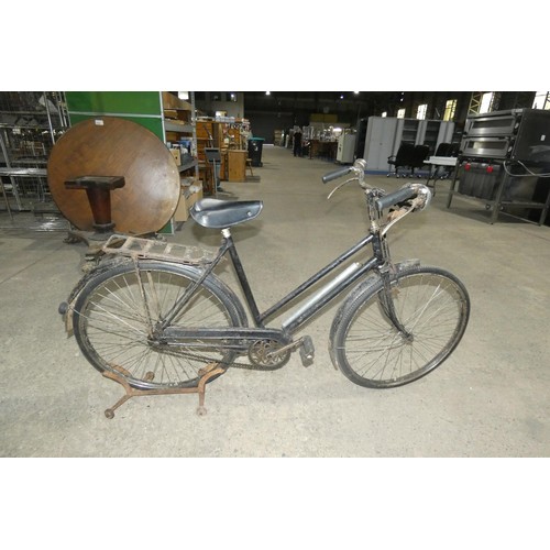 3087 - 1 vintage bicycle - No make visible