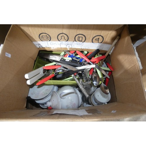 3091 - A quantity of various household items including crockery, cutlery, 2 picture frames etc. Contents of... 