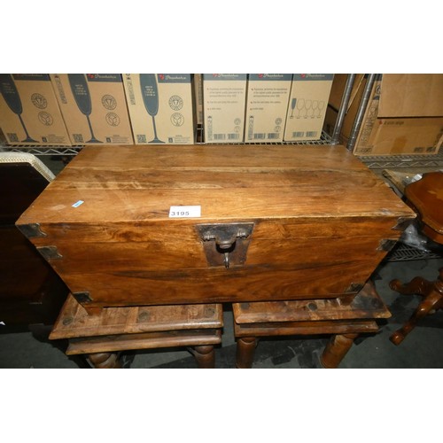 3195 - 1 dark wood storage box with lift lid approx 82 x 39 x 33cm high and 2 dark wood coffee tables each ... 