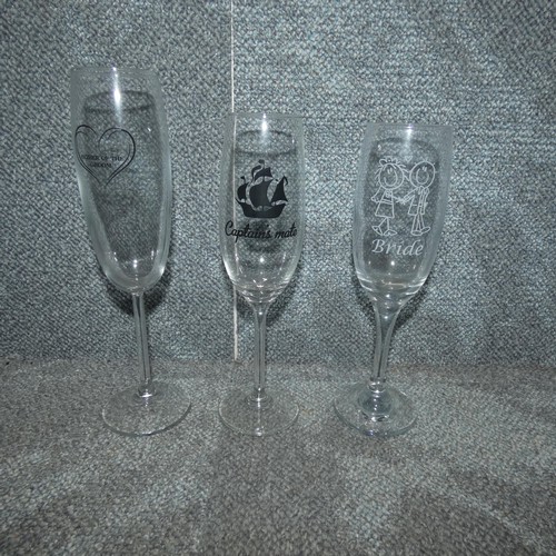 3207 - A quantity of various Birthday/wedding day/special occasion gift/novelty glassware. Contents of 1 sh... 