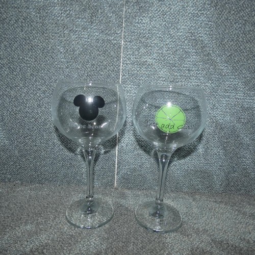 3211 - A quantity of Birthday/wedding day/special occasion gift/novelty wine/gin & Tonic glasses. Contents ... 