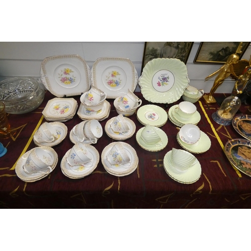 4161 - A part Aynsley floral patterned tea set and a part Royal Standard floral patterned tea set