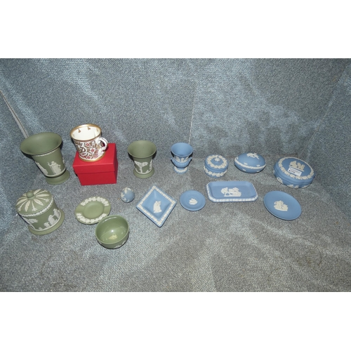 4179 - A quantity of miscellaneous decorative blue and green Wedgwood jasperware ornaments and a Buckingham... 