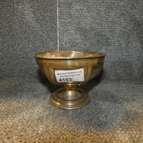 4193 - A small 20th century silver bowl approximately 12cm dia. Weight approximately 100gms