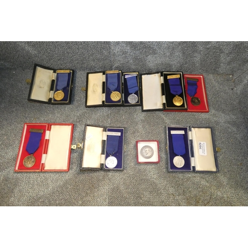 4204 - Various silver and bronze catering medals