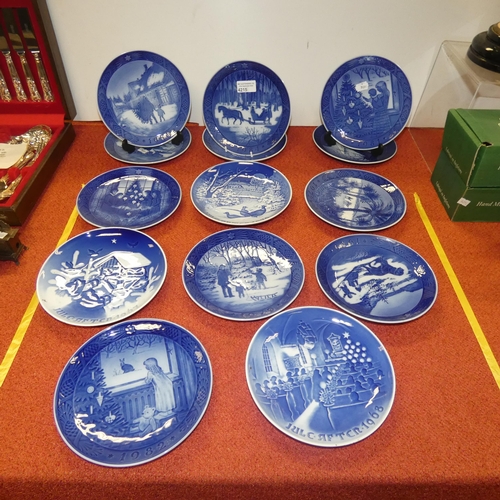 4215 - 14 blue and white decorative Royal Copenhagen Christmas plates