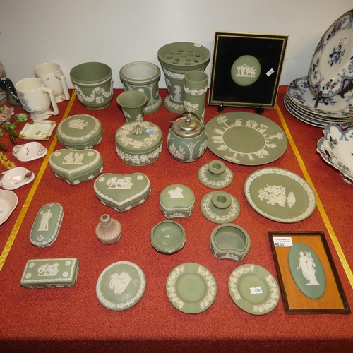 4230 - A large quantity of miscellaneous decorative green Wedgwood jasperware ornaments
