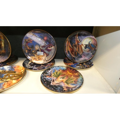 4091 - 22 decorative fantasy and animal pictorial wall plates (2 shelves)