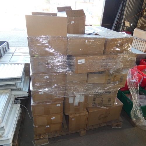 5046 - 1 pallet containing a quantity of various items including in-car DAB radio adaptors, DAB FM / AM roo... 