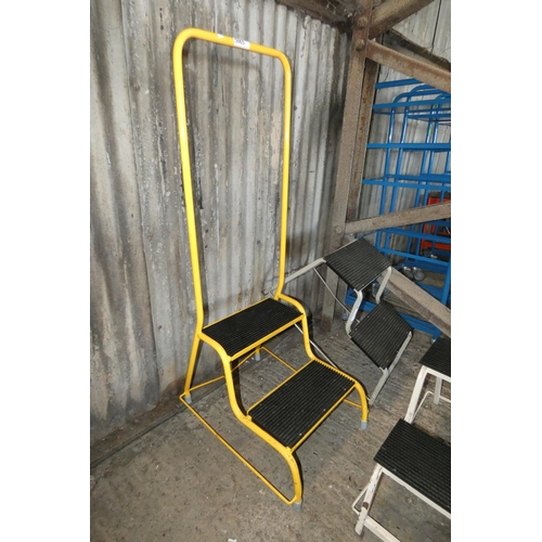 5065 - A set of yellow metal warehouse steps with hand rail  (2 tread)