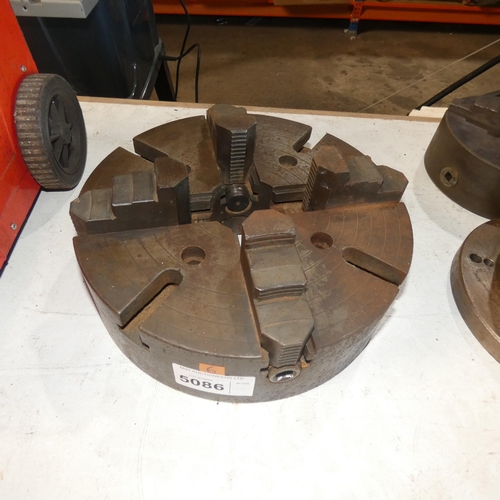 5086 - A 12 inch four jaw chuck