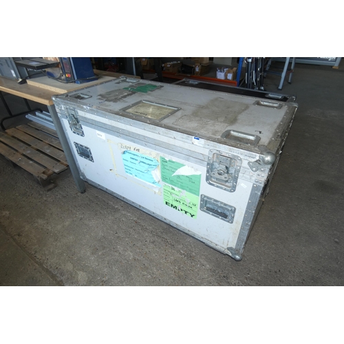 5117 - A wheeled flight case with hinged top approx 121 x 58 x 75cm high including wheels