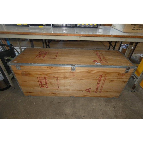 5127 - 1 wooden packing crate approx 148 x 50 x 60cm