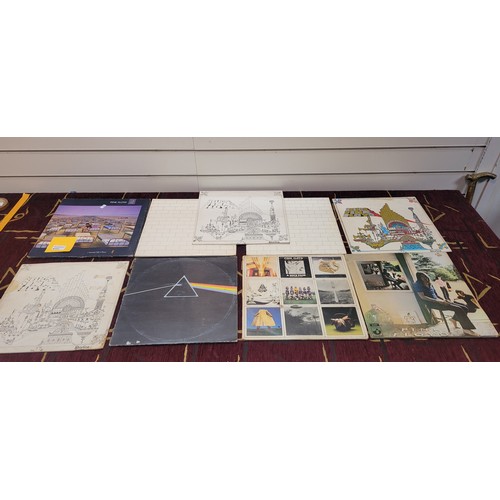 4113 - 9 Pink Floyd LPs, A momentary lapse of reason, 2 x the wall, ummagumma, dark side of the moon, the p... 