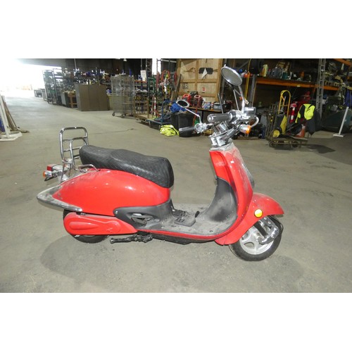 5670 - Ebretti 518 Electric Scooter, 2002 from Holland  , Almost unused. Only 6 km on Clock, deceased estat... 