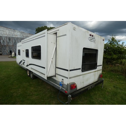 5673 - American Caravan by R-Vision, Super Trail – Lite TL8307S, Manufactured 2006,  30ft 10” long. Slide-o... 