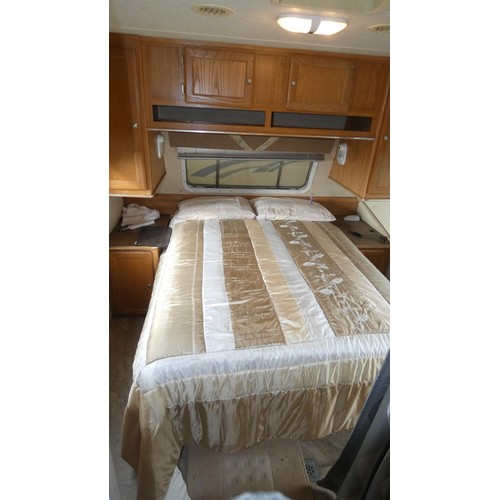 5673 - American Caravan by R-Vision, Super Trail – Lite TL8307S, Manufactured 2006,  30ft 10” long. Slide-o... 