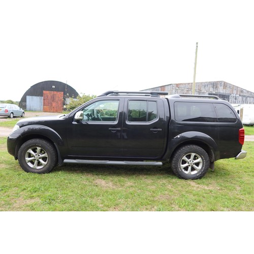 5680 - Nissan Navara Tekna D/C DCI 188 Black Pick up, Reg BJ10 RWX, 1st reg 28/04/2010, 6 spd manual diesel... 