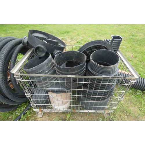 5577 - A quantity of various pipe fittings and pipe to include 110mm joiners, electric cable duct and drain... 