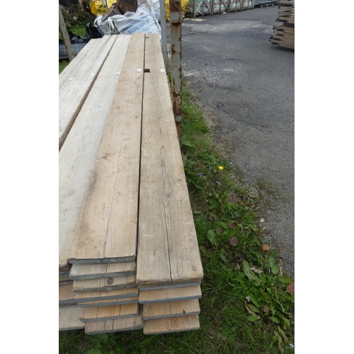 5578 - 8 scaffold boards measuring approx 3.9m (first stack)