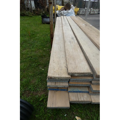 5582 - 7 scaffold boards measuring approx 3.9m (fith stack)