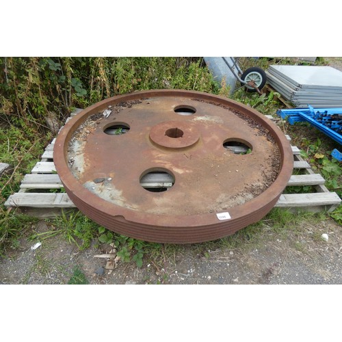 5598 - A large vintage cast iron wheel from the Watchet paper mill, diameter approx 174cm