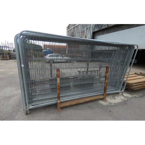 5664 - 20 Heras fencing panels and 19 rubber feet, contents of 1 stillage which is not included