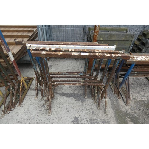 5667 - 5 mid adjustable height trestles