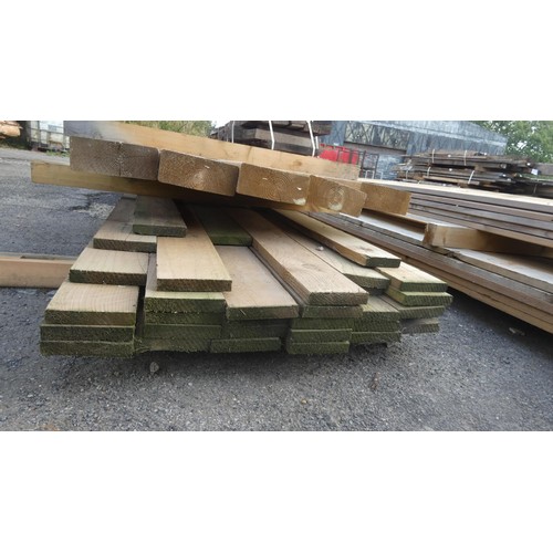 5605 - A quantity of various timber to include 12cm x 2cm, 17cm x 5cm etc, lengths vary up to 5.2m (bottom ... 