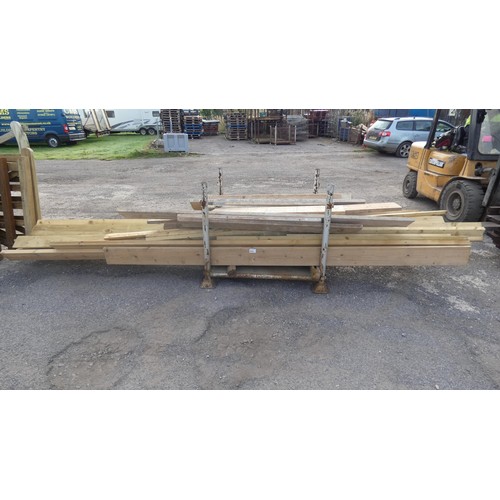 5648 - A quantity of various timber to include, scaffold boards, 15 x 4.5cm, 10cm x 4.5cm etc. Contents of ... 