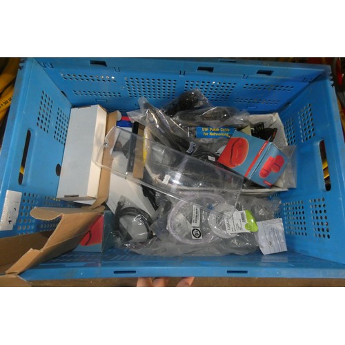 5005 - A quantity of various items including wire rope, switches, fire alarm boxes, sounders etc. Contents ... 