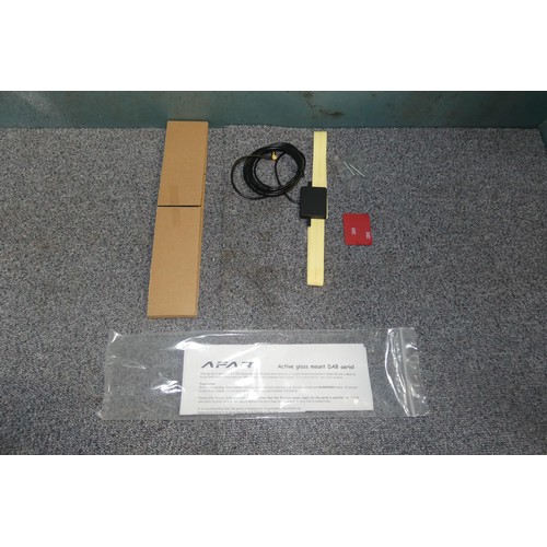 5046 - 1 pallet containing a quantity of various items including in-car DAB radio adaptors, DAB FM / AM roo... 