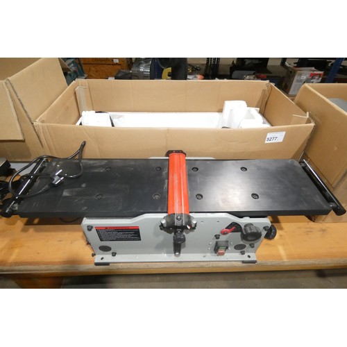 5277 - 1 Shinmax 40180HB bench top  jointer 8 inch 240v. This is a sample machine which has only been teste... 