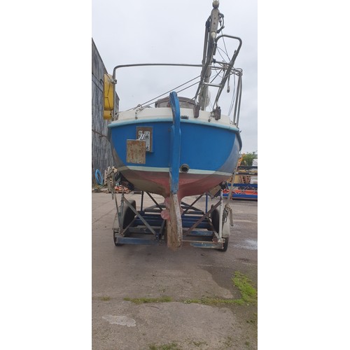 5672 - Macwester 22ft sailing yacht, fin keel, sloop rig.  Yanmar twin cylinder Diesel engine (recently run... 