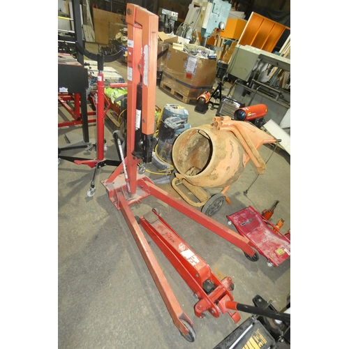 5881 - 1 mobile manual hydraulic folding engine crane by Sealey capacity approx 1 ton