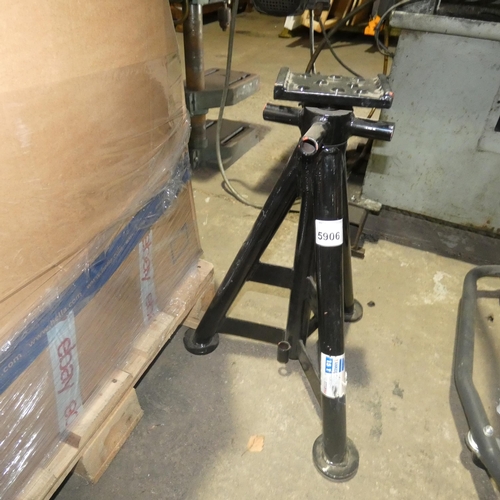 5906 - 1 x Yankee black metal 15T axle stand