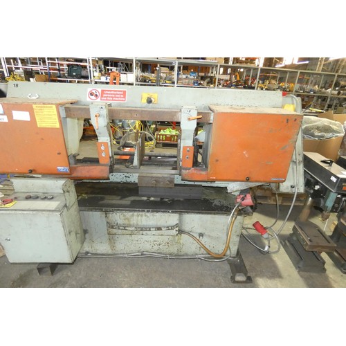 5920 - A Bauer large metal cutting horizontal band saw model S380, 3ph, YOM 1994