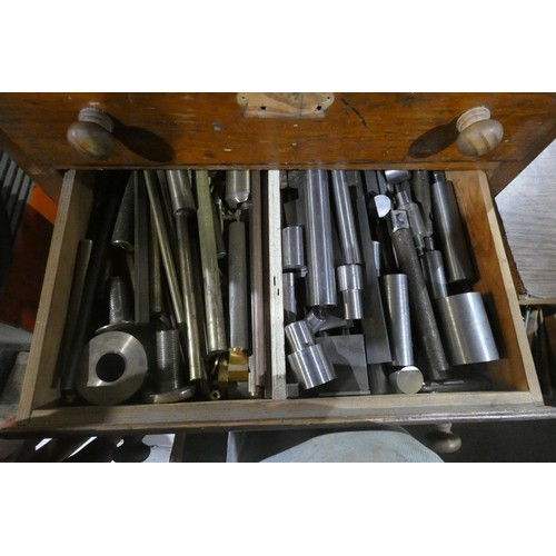 5424 - A wooden 8 drawer cabinet containing a quantity of various engineering items including various size ... 