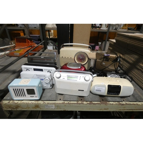 2080 - A quantity of various radio and a telephone (Trade)