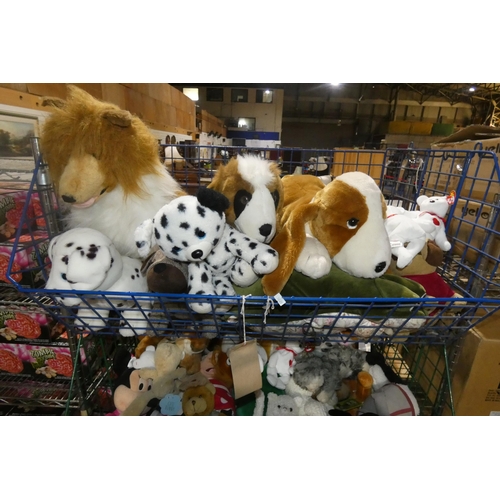 2565 - A large quantity of various soft toys including TY beanie babies, contents of 1 basket, basket not i... 