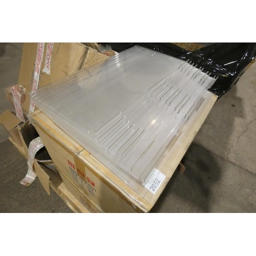 2052 - 2 pallets containing a quantity of various shop fittings including plastic shelves etc