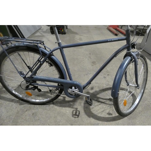 2087 - 1 city bike by Elops type 120HF, 700C wheels, with back rack, please note missing 2 wheel nuts