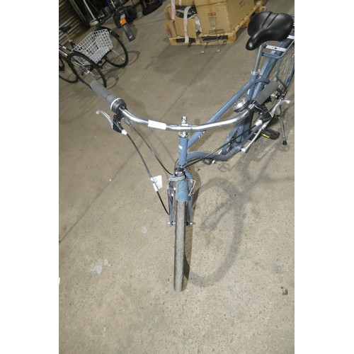 2087 - 1 city bike by Elops type 120HF, 700C wheels, with back rack, please note missing 2 wheel nuts