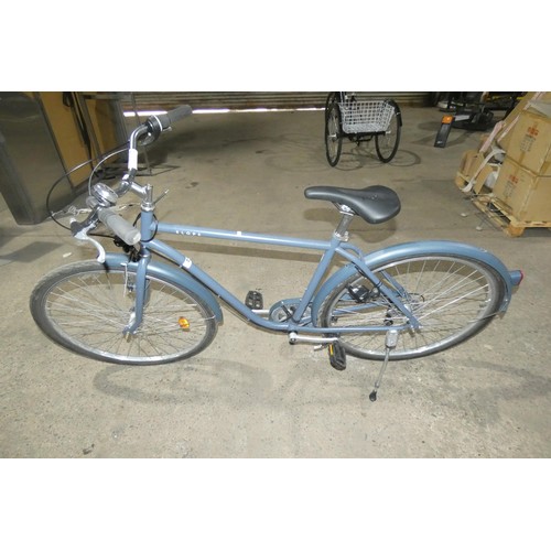 2088 - 1 city bike by Elops type 120HF, 700C wheels, with NO back rack & missing rear brake cable