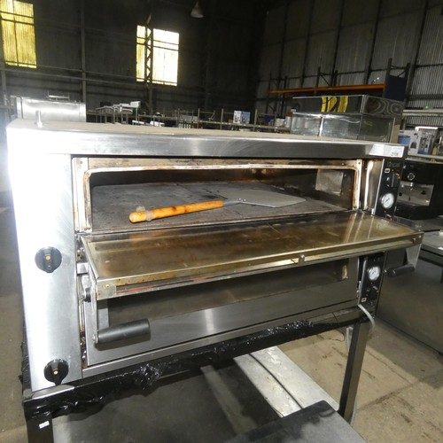 1111 - A commercial stainless steel 2 drawer Pizza oven by Lincat purchased 2019, type PO630-2, comes with ... 