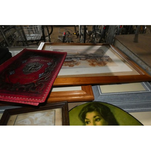 2100A - A quantity of various framed prints etc